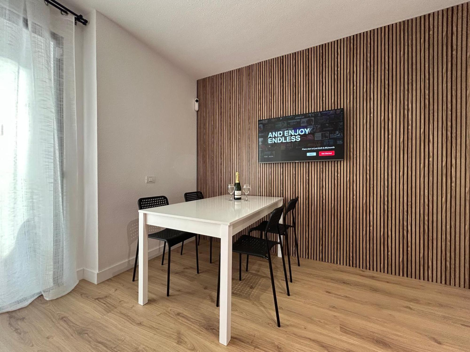 Modern Apartment, Heated Pool & 2 Terraces * Los Cristianos (Tenerife)