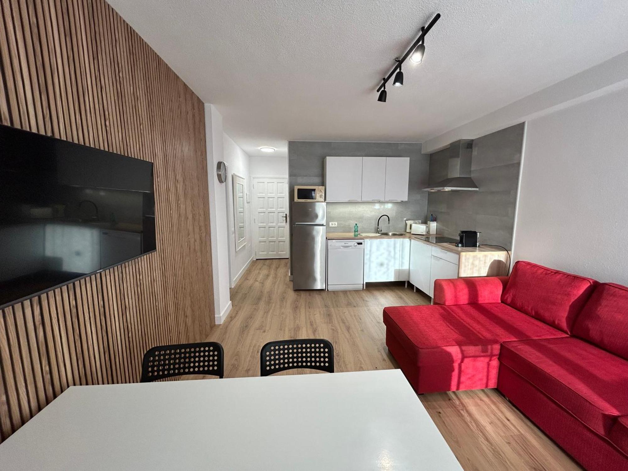 Apartment Modern Apartment, Heated Pool & 2 Terraces Los Cristianos (Tenerife)