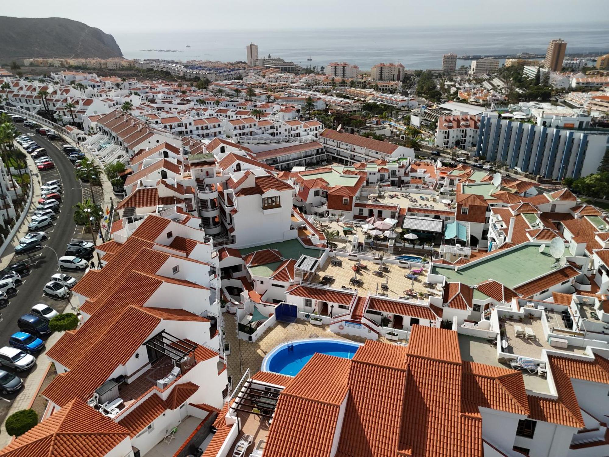 Apartament Modern Apartment, Heated Pool & 2 Terraces Los Cristianos (Tenerife)